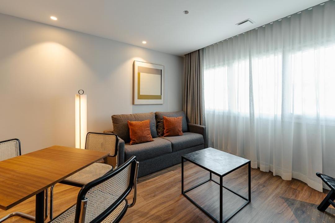 Apartamentos 2H Living Леон Екстериор снимка