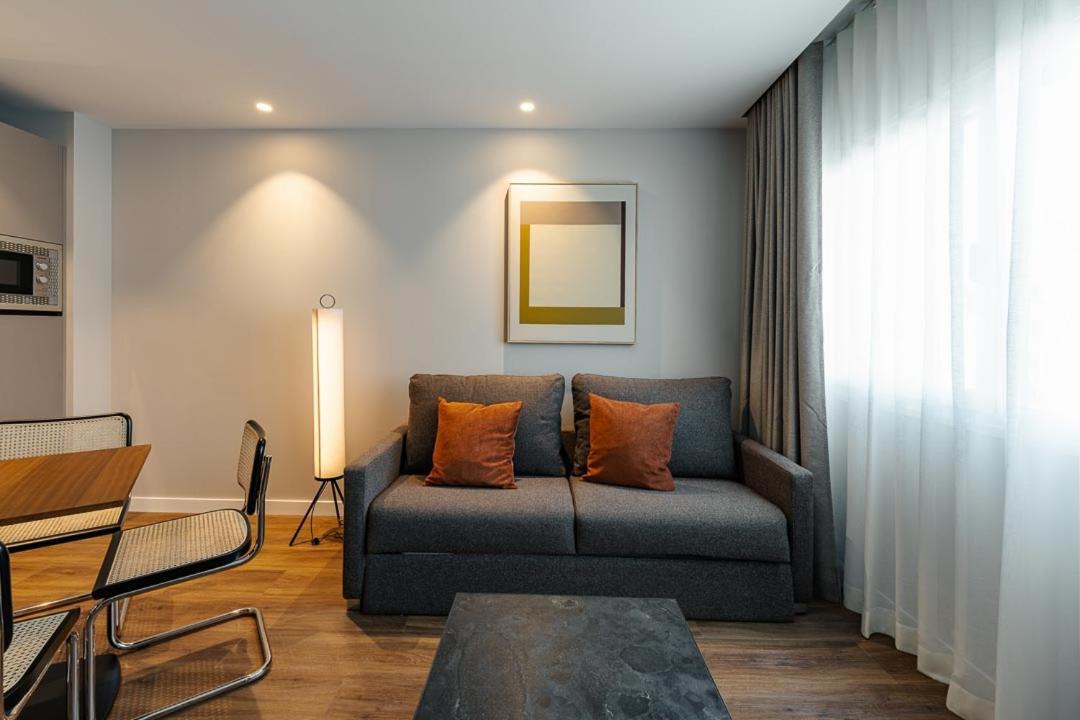 Apartamentos 2H Living Леон Екстериор снимка