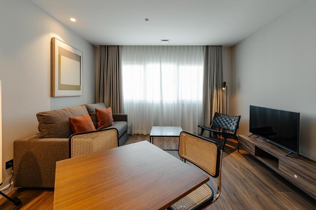 Apartamentos 2H Living Леон Екстериор снимка