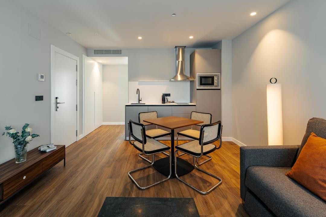 Apartamentos 2H Living Леон Екстериор снимка