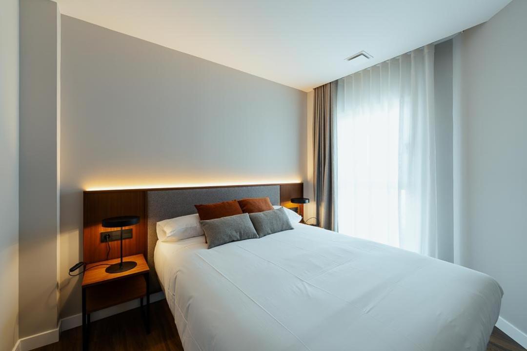 Apartamentos 2H Living Леон Екстериор снимка